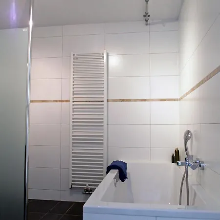 De Kabbelaar 아파트